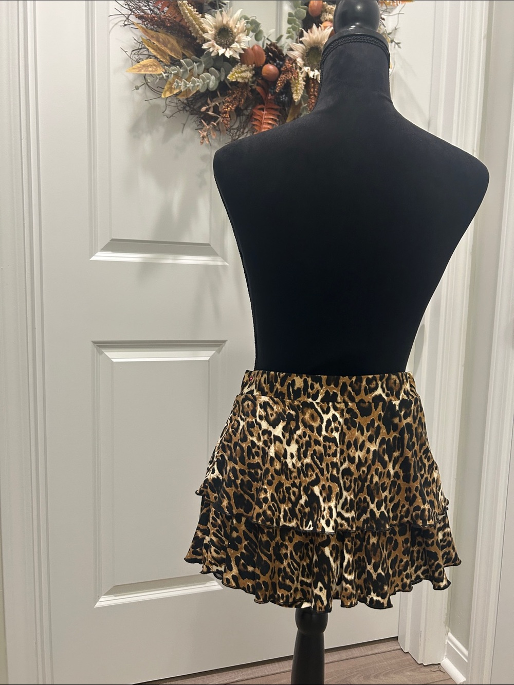 Leopard Print Tiered Ruffle Women’s Skort Size XS - Picture 4 of 7